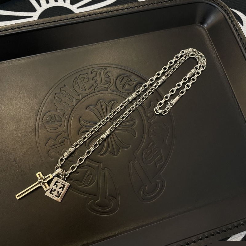 Ch**me He**ts necklaces